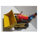 Classic Wind-Up Tin Toy Tractor Bulldozer MS356
