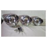 Kitchen Ware - Mixing Bowls & Measuring Cups