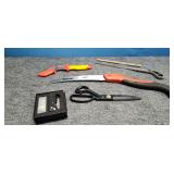 Two saw knifes, and two razor blade, and scissors