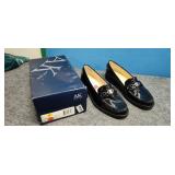 New Woman's Size 9.5 Black Shoes by Anna Klein
