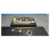 Bag of Great Fashion Jewelry Items