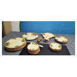 30 piece dish Set