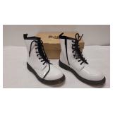 NIB Women's Size 6 Dr. Martens Air Wair Boots