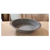 Vintage Graniteware Wash Basin 18'ï¿½ 13'ï¿½ 4'tall