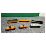 6) HO Scale Train Cars