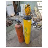 1 Gas & 1 Oxygen Tanks