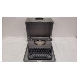 Vintage Underwood Typewriter w/ Case