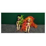2 monster High doll figures