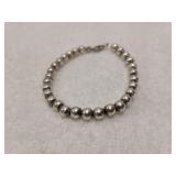 Silver bead bracelet 7.5in