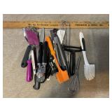 Miscellaneous kitchen utensils