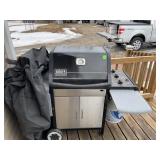 Weber grill with LP tank and cover
