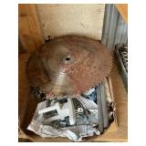 Miscellaneous sawblades and other items