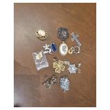 Coat pins, cameos and broaches