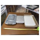 Cake pans 4ct and storage container
