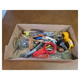 Pliers level hardware