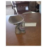 Hardwear scale Cast iron base with a copper bowl