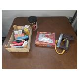 Arrow Staple gun and staples