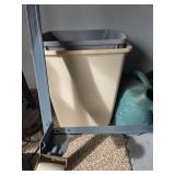 Trash cans 2ct