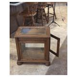 Glass end table 24' x 18' x 24'