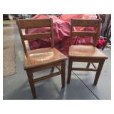 Oak child chairs 2ct
