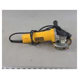 Dewalt DWE4011 4-1/2 Inch Angle Grinder