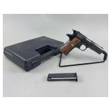 LLAMA Especial .22 Caliber Semi-Automatic Pistol with Case and Manual