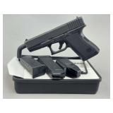 Glock 19 Gen 2 9x19mm Semi-Automatic Pistol with Case and Magazines