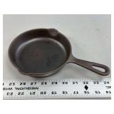Western Foundry Co. Chicago Mi-Pet Cast Iron Skillet