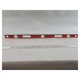 Macklanburg-Duncan Co. Aluminum and Red Level