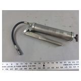 Lever-Action Grease Gun with Flexible Hose and T-Handle Plunger