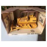 Ertl 1/16 Scale Case 1550 Diecast Metal Dozer with Original Box