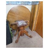 Quarter-Sawn Oak Pedestal Dining Table with Claw Feet