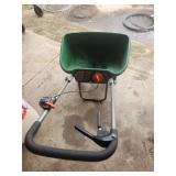 Scotts Deluxe EdgeGuard Broadcast Spreader